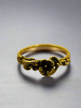 Load image into Gallery viewer, Flower Midi Ring, Flower Ring, Stacking ring, Women's Silver Ring, Minimalist ring,