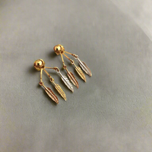 Load image into Gallery viewer, minimalist-jewelry-feather-jewelry-10k-gold-jewelry
